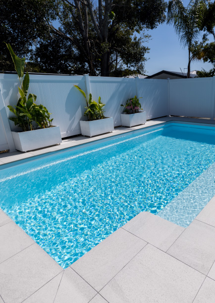 elevate-your-outdoor-space-with-poolside-landscaping-blogimage2-m